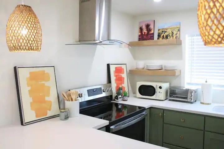 Serene Modern Home Backdoor With Great Wifi, Games, Movies, Patio Seating And Bbq Easy Access To North Joshua Tree National Park In 10 Minutes Twentynine Palms Buitenkant foto