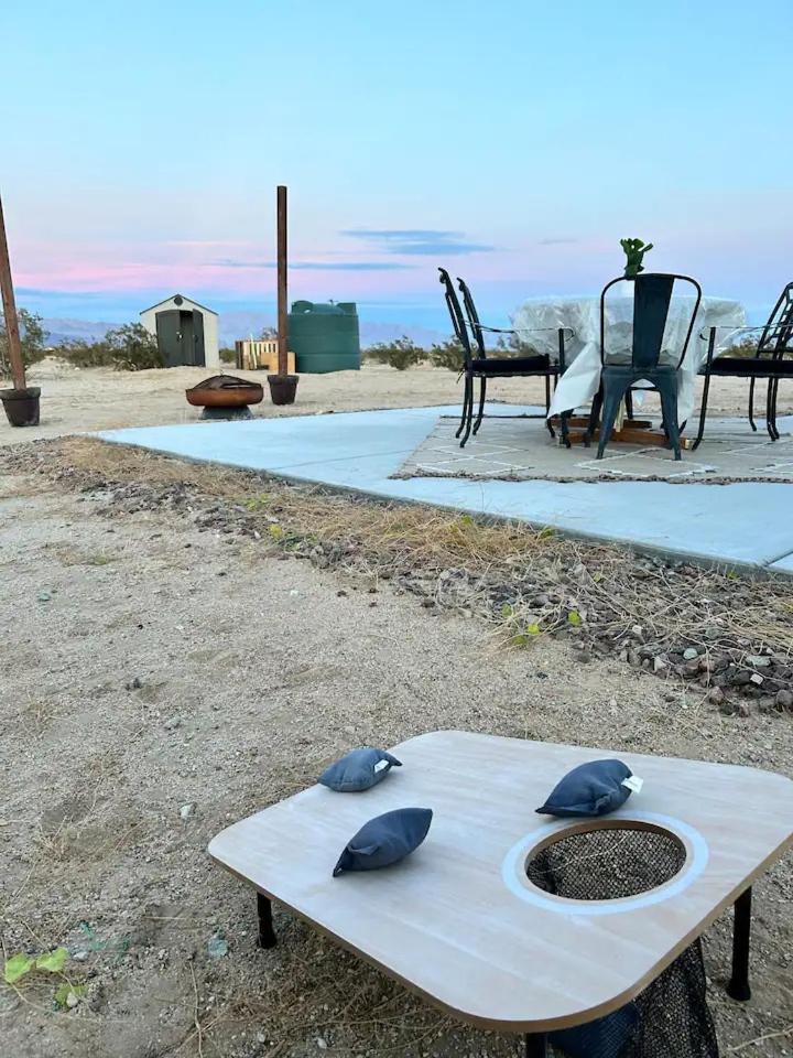 Serene Modern Home Backdoor With Great Wifi, Games, Movies, Patio Seating And Bbq Easy Access To North Joshua Tree National Park In 10 Minutes Twentynine Palms Buitenkant foto