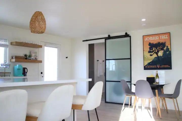 Serene Modern Home Backdoor With Great Wifi, Games, Movies, Patio Seating And Bbq Easy Access To North Joshua Tree National Park In 10 Minutes Twentynine Palms Buitenkant foto