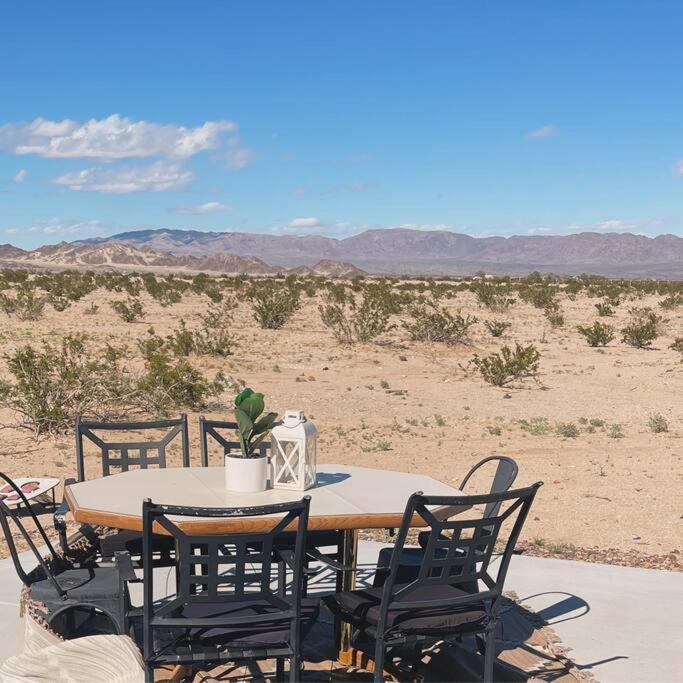 Serene Modern Home Backdoor With Great Wifi, Games, Movies, Patio Seating And Bbq Easy Access To North Joshua Tree National Park In 10 Minutes Twentynine Palms Buitenkant foto