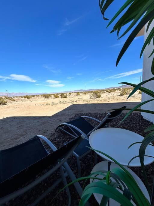 Serene Modern Home Backdoor With Great Wifi, Games, Movies, Patio Seating And Bbq Easy Access To North Joshua Tree National Park In 10 Minutes Twentynine Palms Buitenkant foto