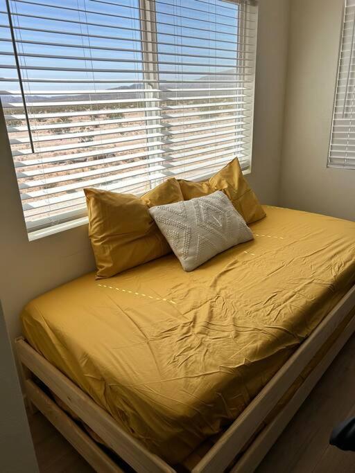 Serene Modern Home Backdoor With Great Wifi, Games, Movies, Patio Seating And Bbq Easy Access To North Joshua Tree National Park In 10 Minutes Twentynine Palms Buitenkant foto
