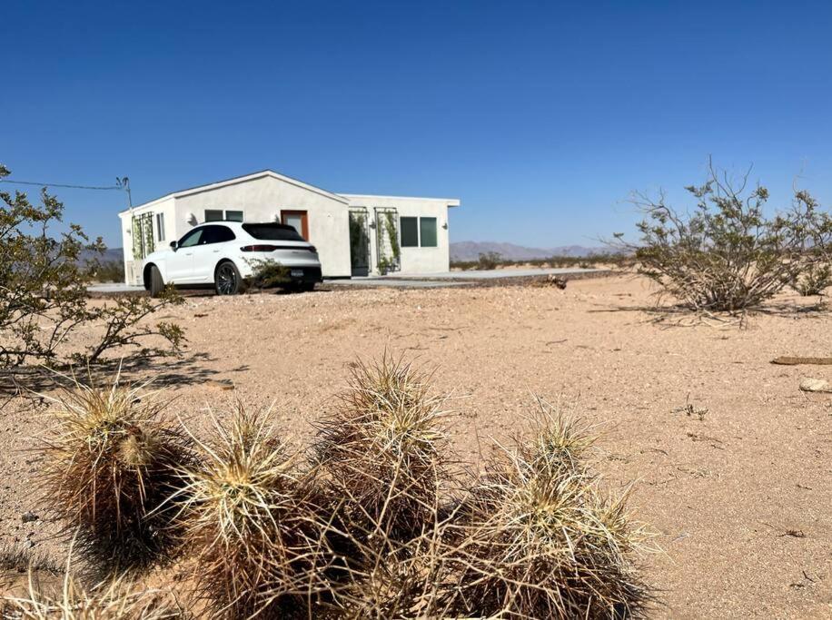 Serene Modern Home Backdoor With Great Wifi, Games, Movies, Patio Seating And Bbq Easy Access To North Joshua Tree National Park In 10 Minutes Twentynine Palms Buitenkant foto